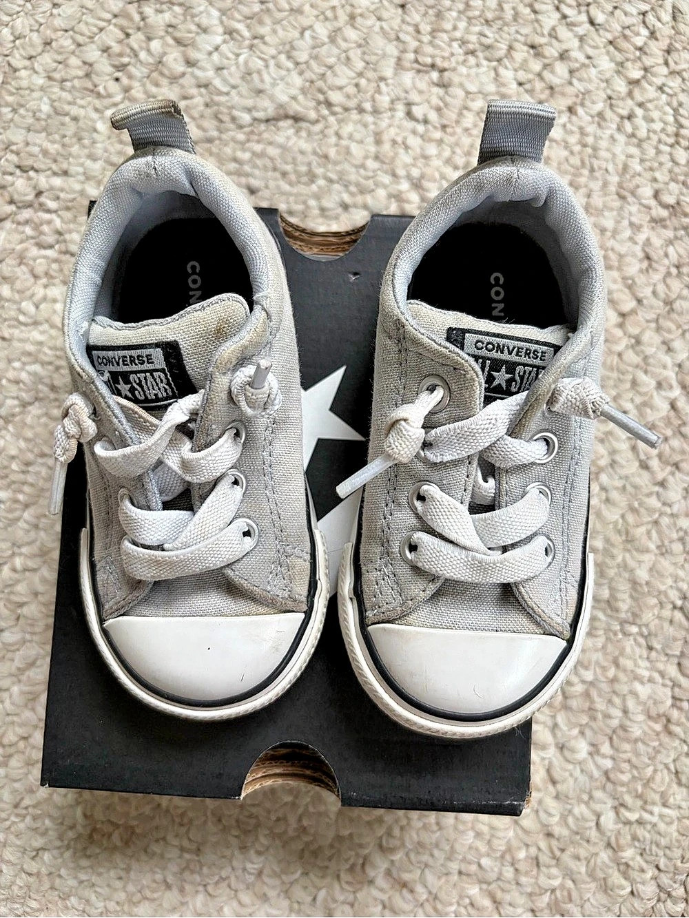 Converse Chuck Taylor All Star wolf Gray & White Sneakers kids US 5